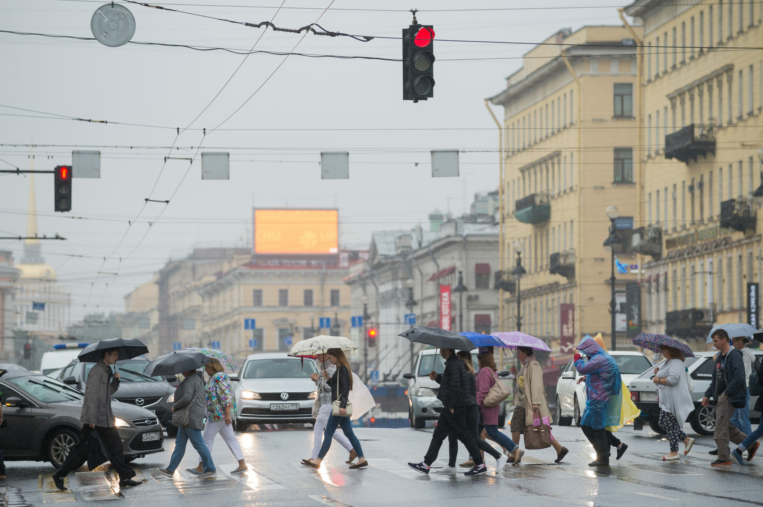 Питер сегодня погода видео. Дождь в Питере. Ливень в Питере. Ветер в Петербурге. Климат Санкт Петербурга.