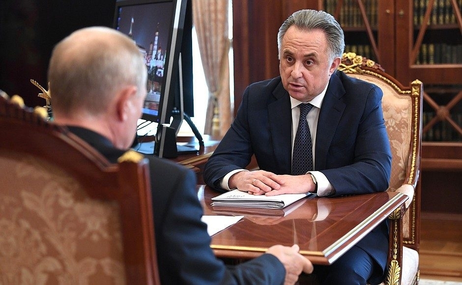 Глава «Дом.РФ» Виталий Мутко попросил Путина сделать бессрочной программу семейной ипотеки в РФ