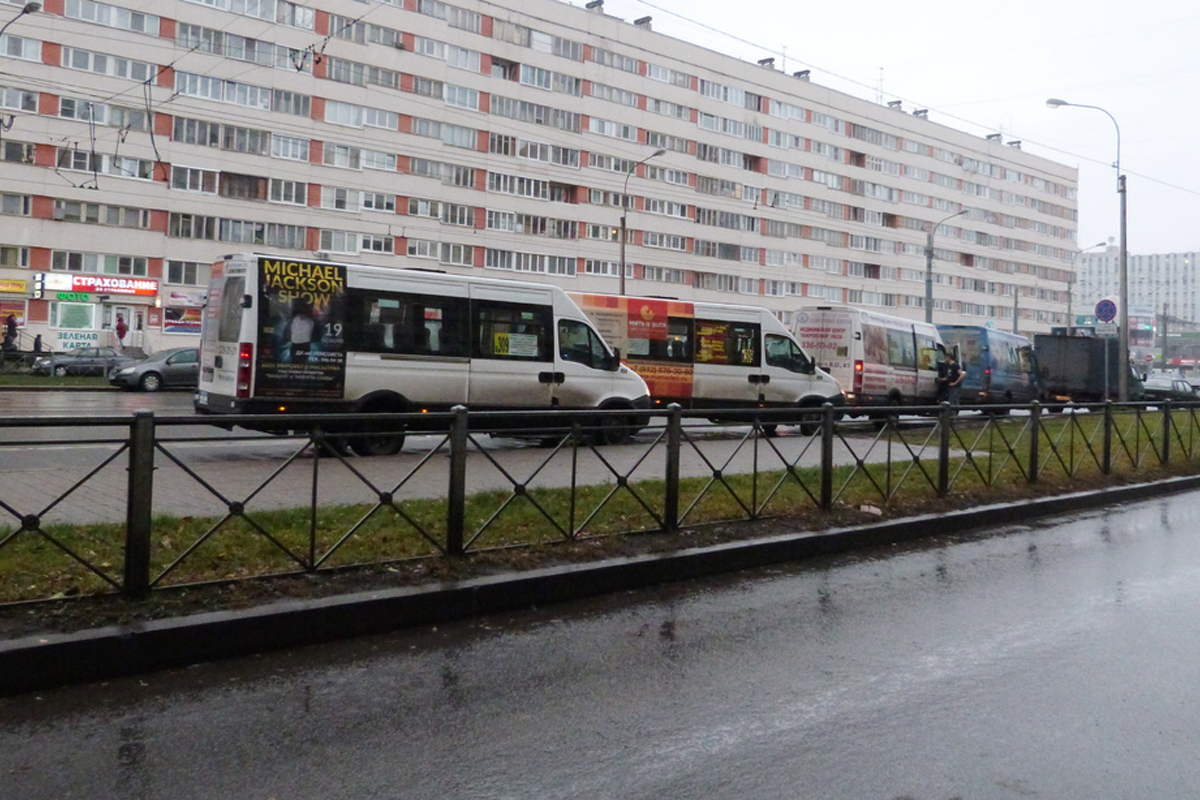 Пассажир напал с ножом на водителя петербургской маршрутки