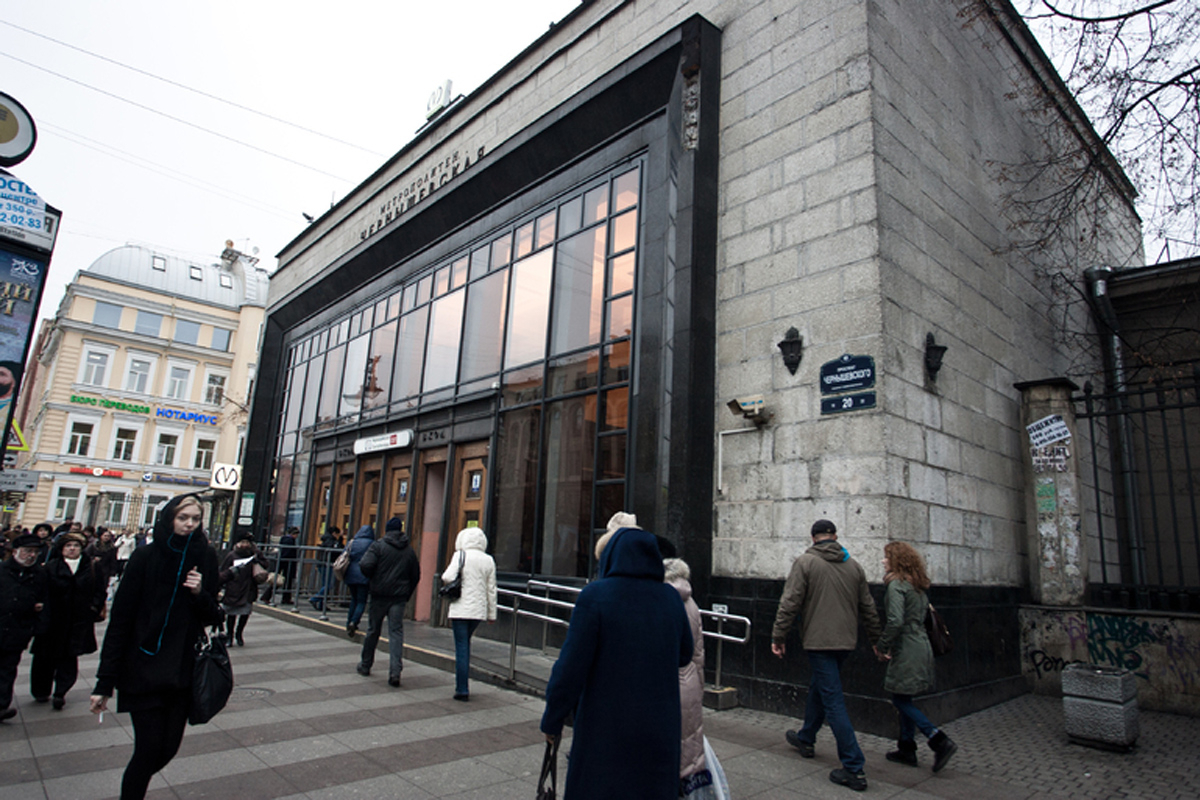 Марш феминисток в центре Петербурга прошел без задержаний