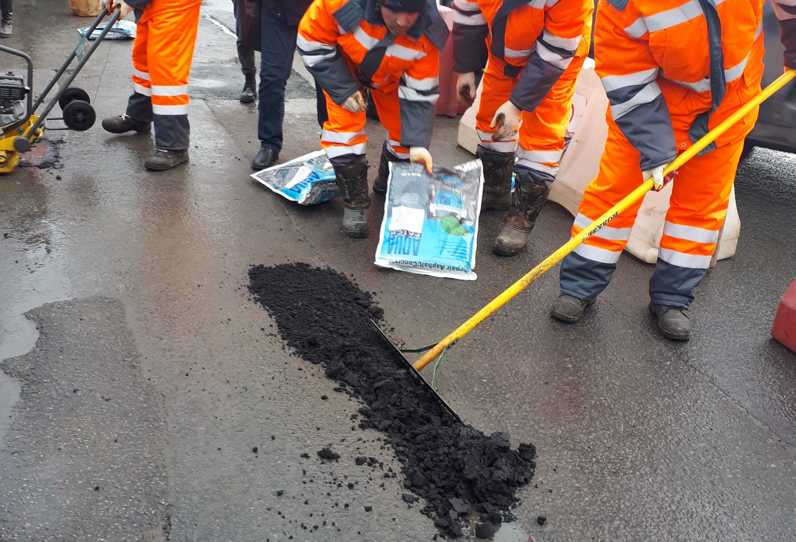 Власти Петербурга помогут перевезти асфальтобетонный завод в Белоостров