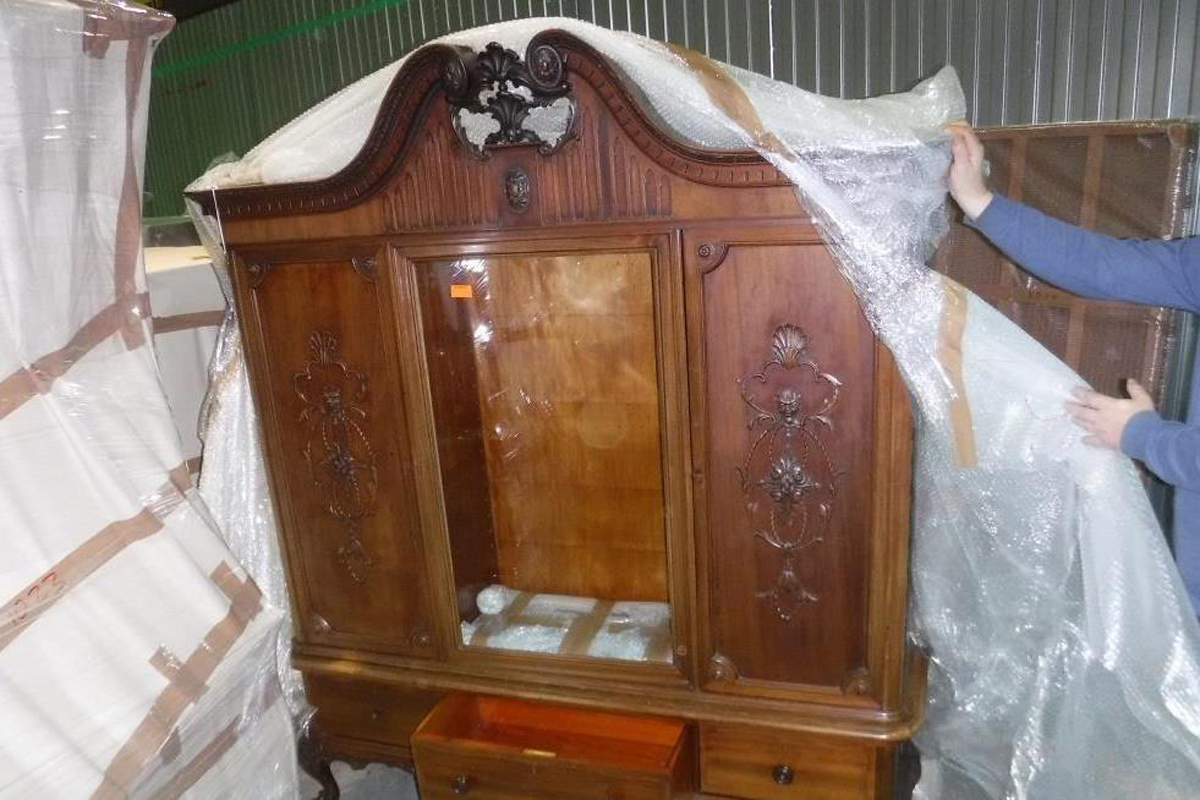 Петербургская таможня задержала груз с незаконным антиквариатом из Европы