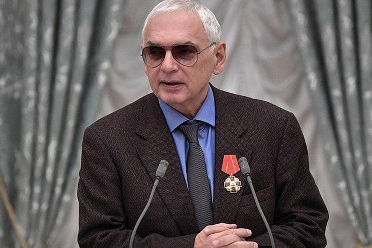 Шахназаров оценил недовольство властью артистов с «огромными» гонорарами