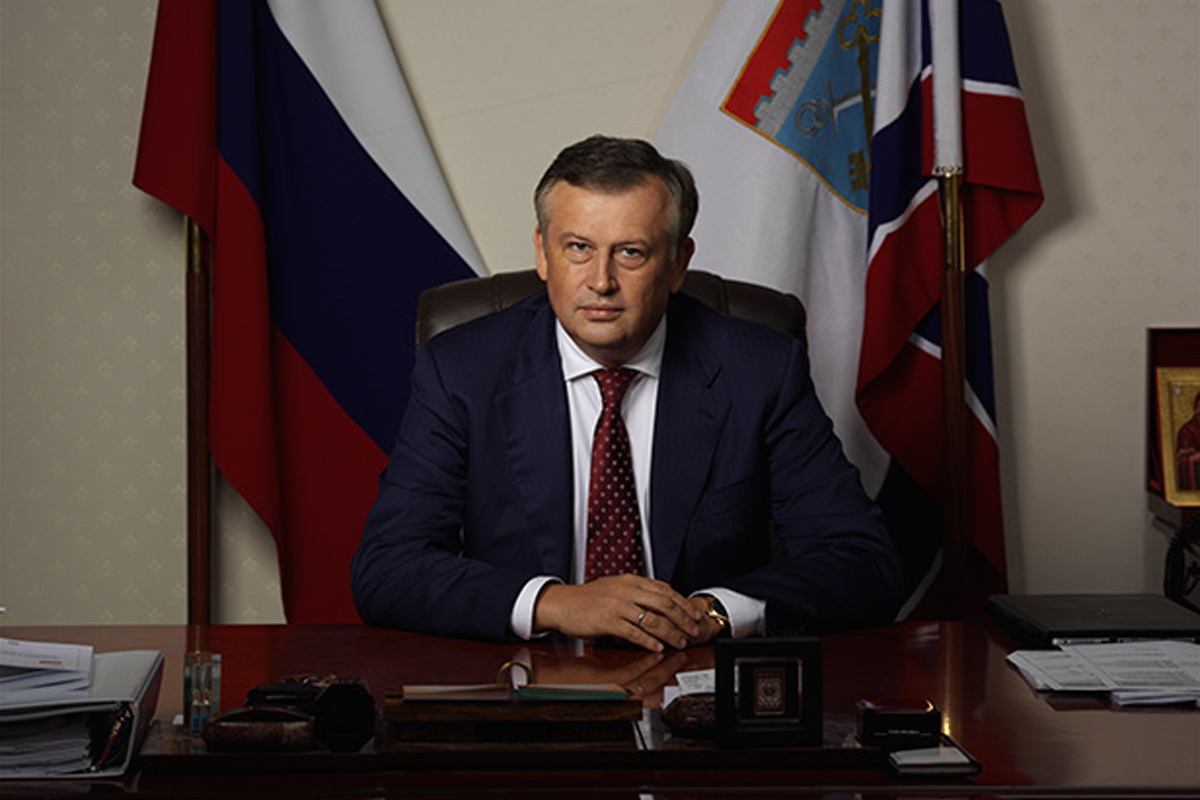 Губернатор Дрозденко провел прямую линию с жителями Ленобласти