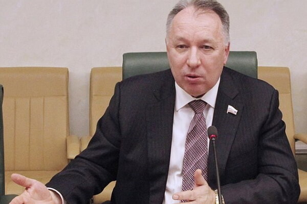 Беглого банкира Бажанова признали банкротом в Петербурге