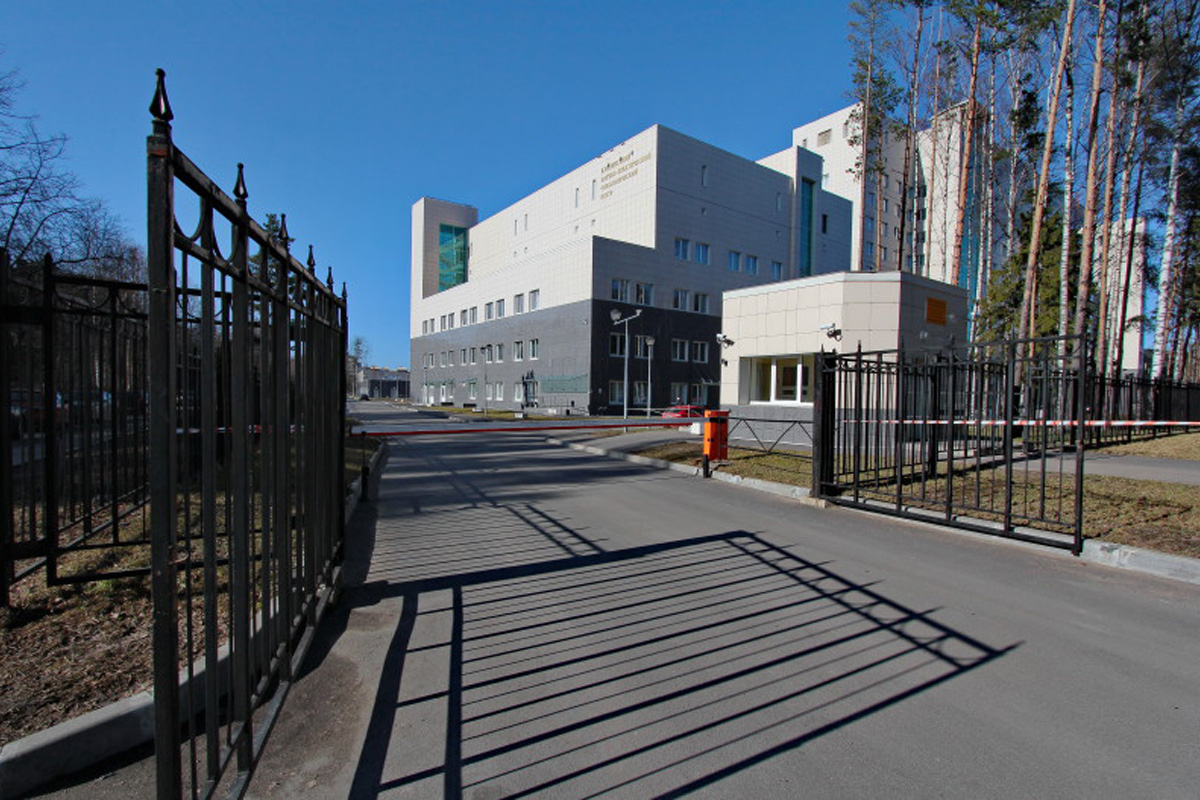 Петербургские хирурги спасли пациента, удалив опухоль весом в 7 кг