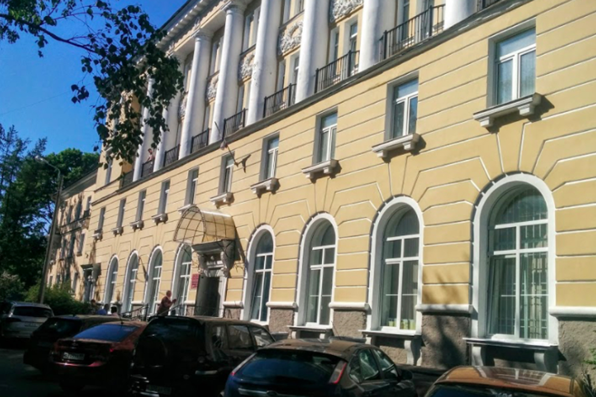 Петербургский подросток арестован за кражу муляжа гранаты и трех пистолетов