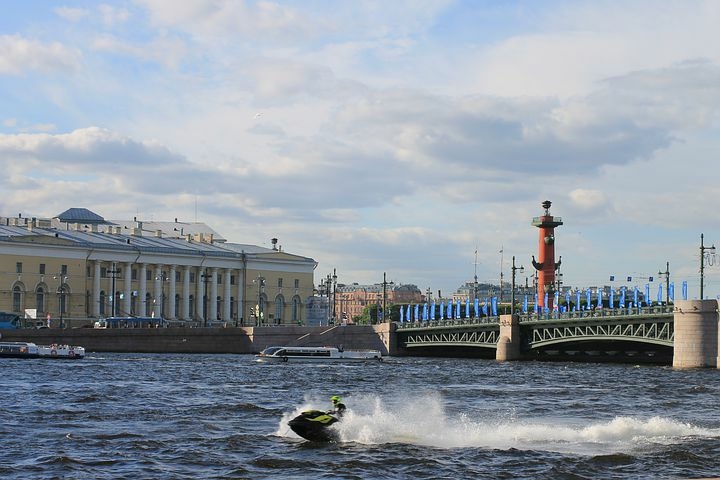 Жилье возле пляжа стало для Петербурга редкостью