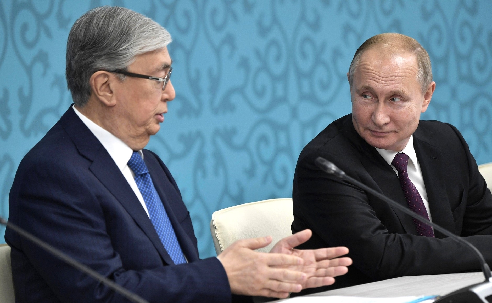 Sohu: Путин «ударил кулаком по столу» и у вернувшегося из Казахстана Макрона начались проблемы