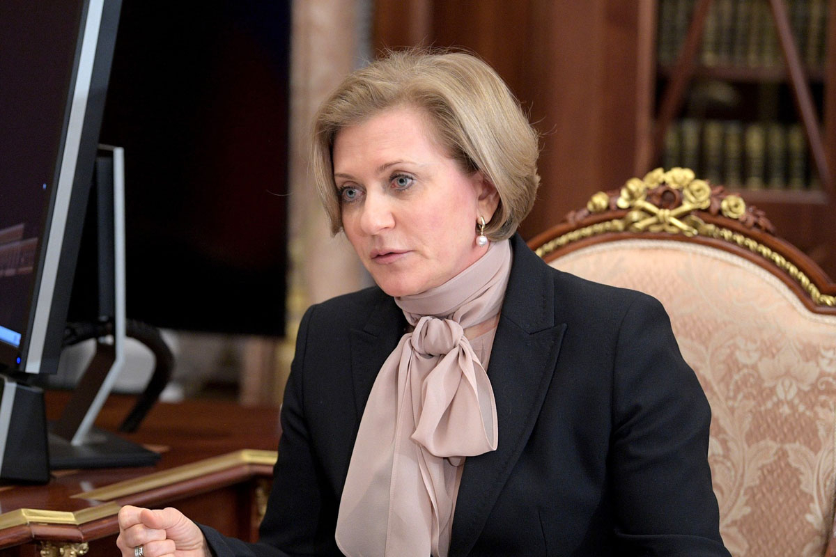 Попова заявила, что COVID-19 останется в России
