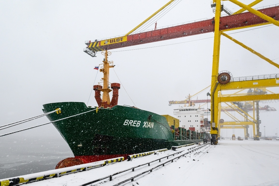 Global Ports в мае обработал 5 тысяч китайских машин в порту Петербурга