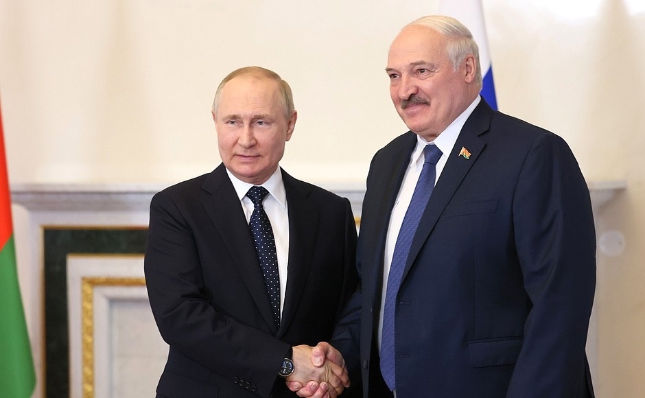 Александр Лукашенко прибыл в Петербург с рабочим визитом