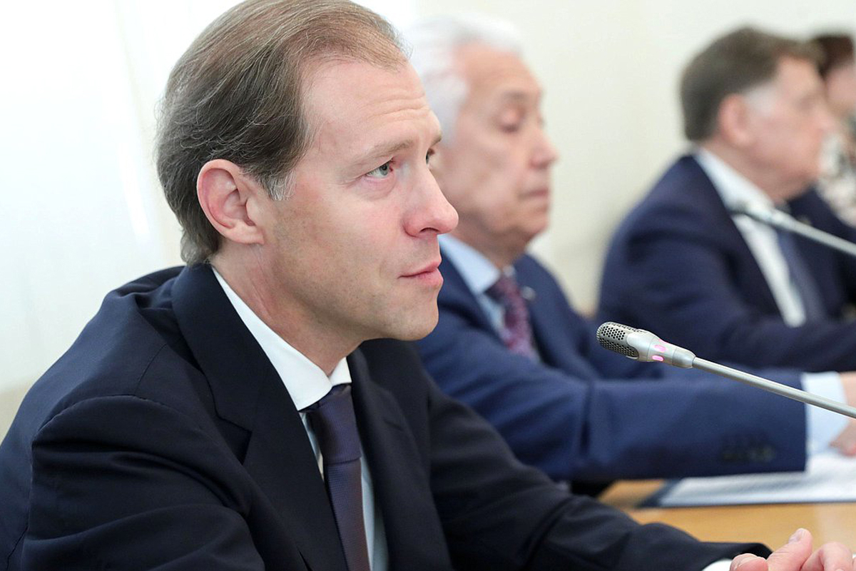 Мантуров: РФ заинтересована в поставках узбекских автокомпонентов на рынок страны