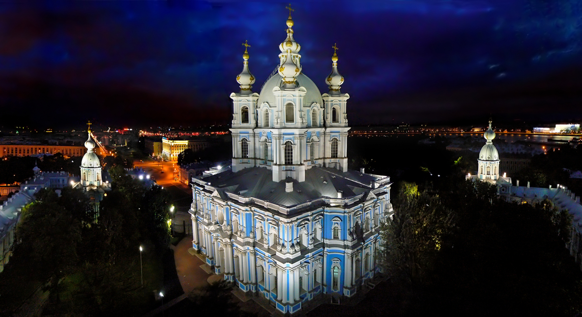 Исторический сад Смольного собора откроют в Петербурге