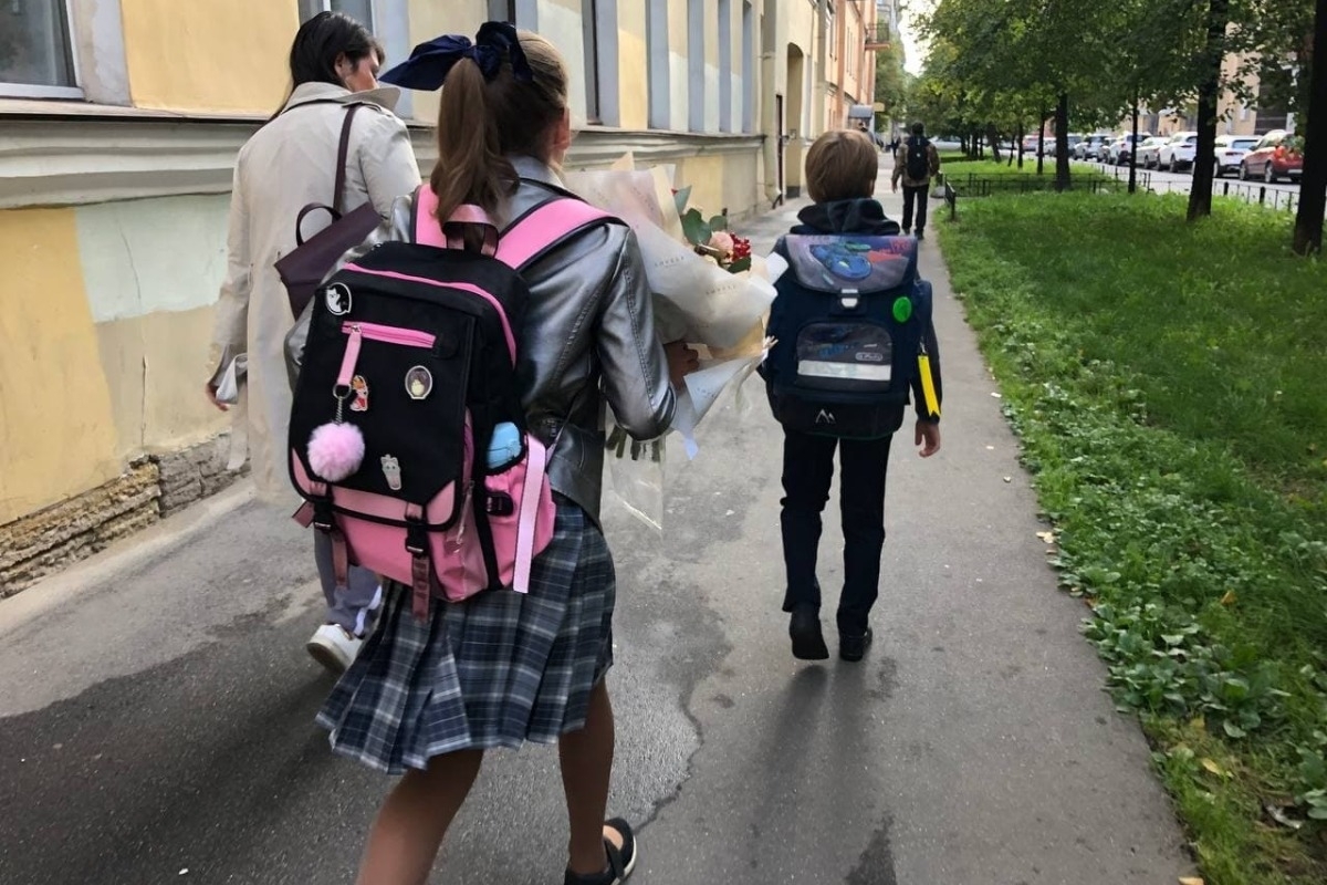 В Смольном разъяснили, почему так важно было избежать дистанта в школах