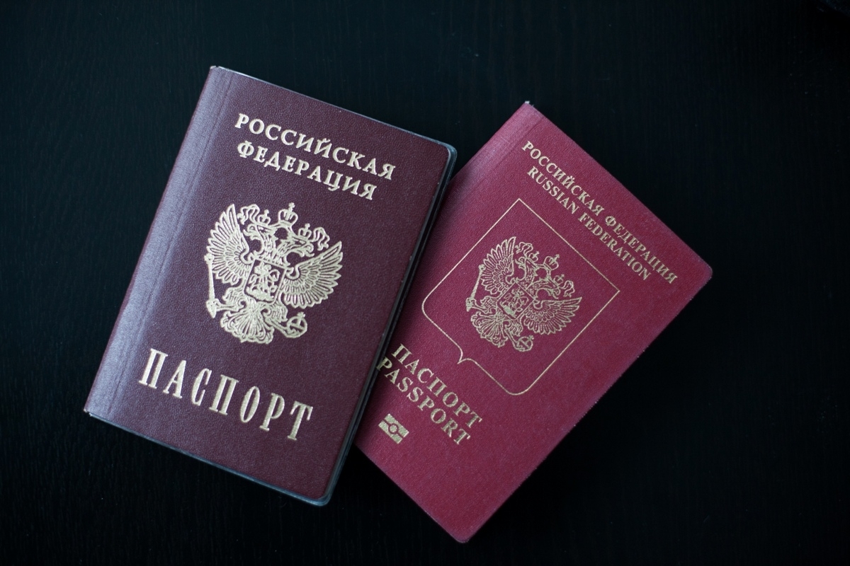 Астраханцы временно не смогут получить загранпаспорт с электронным носителем 