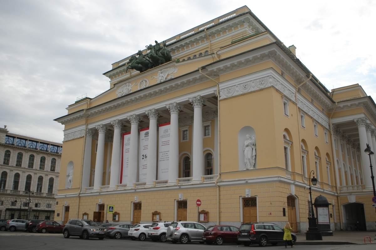 Александринский театр выделил 8 млн рублей на рекламу в метро Петербурга