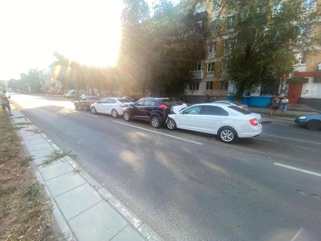 В Самаре произошло массовое ДТП в Советском районе