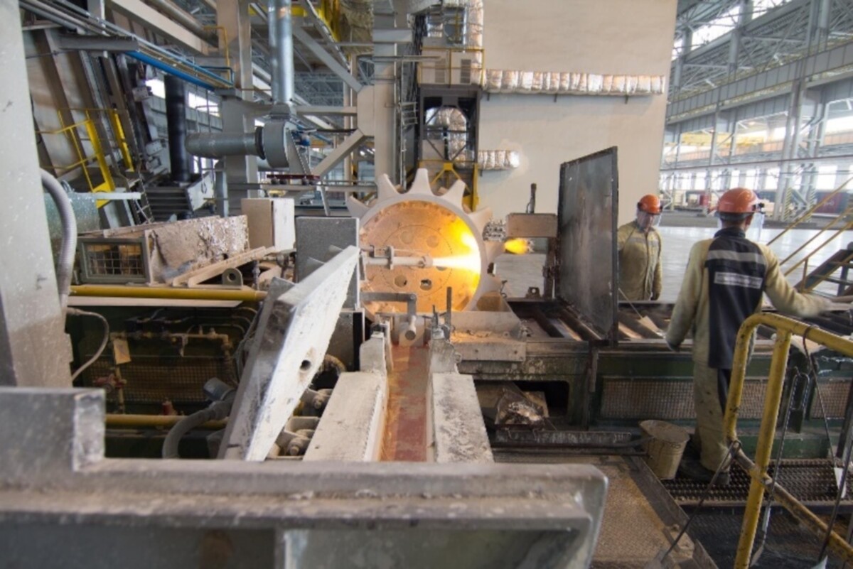 «Ъ»: Сделки «Русала» вызвали миноритарный интерес