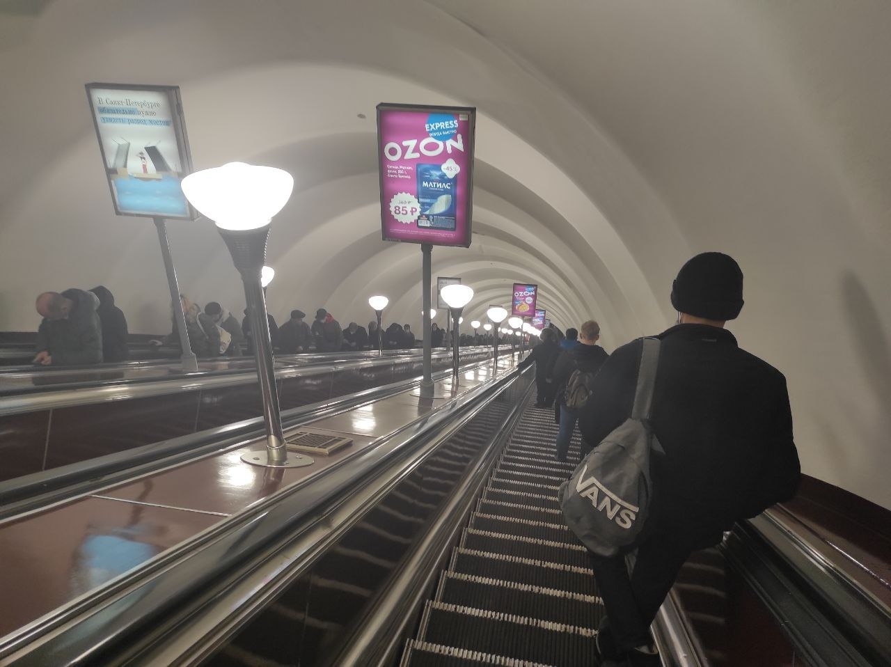 У станции метро «Парнас» благоустроят зону отдыха