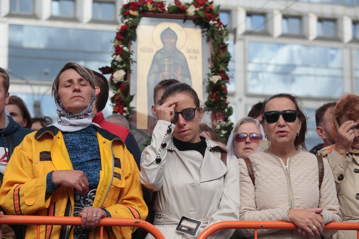 30 000 человек приняли участие в крестном ходе в честь Дня перенесения мощей Александра Невского