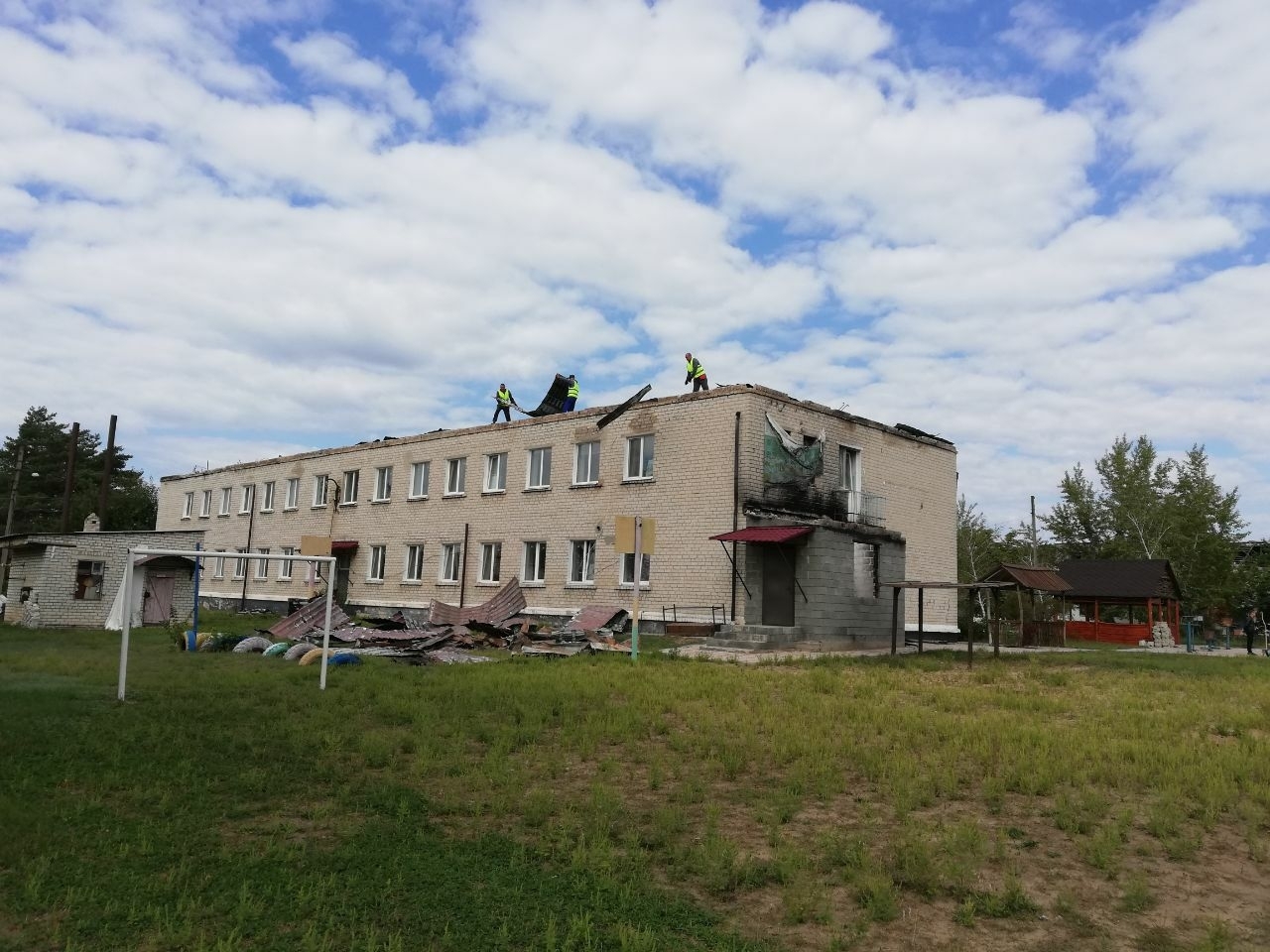 Астраханская область приступила к восстановлению школы под Луганском