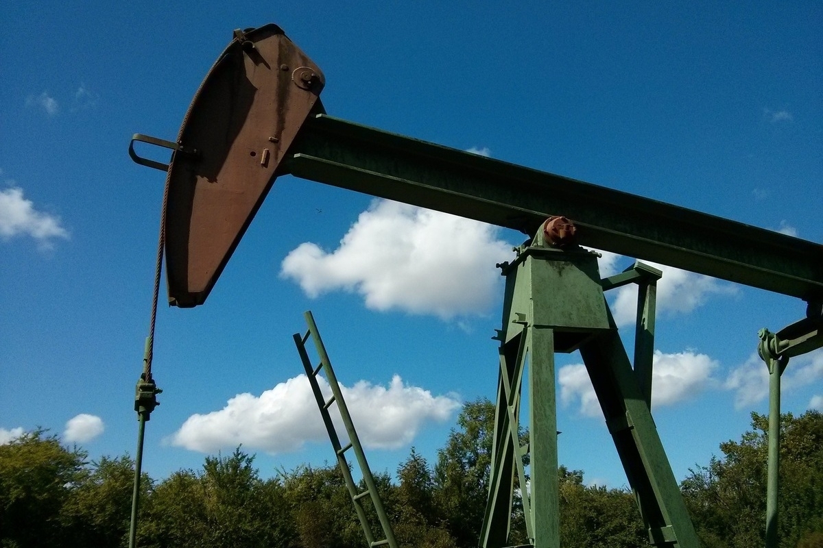 Forbes: потолок цен на российскую нефть обогатит РФ и навредит Западу