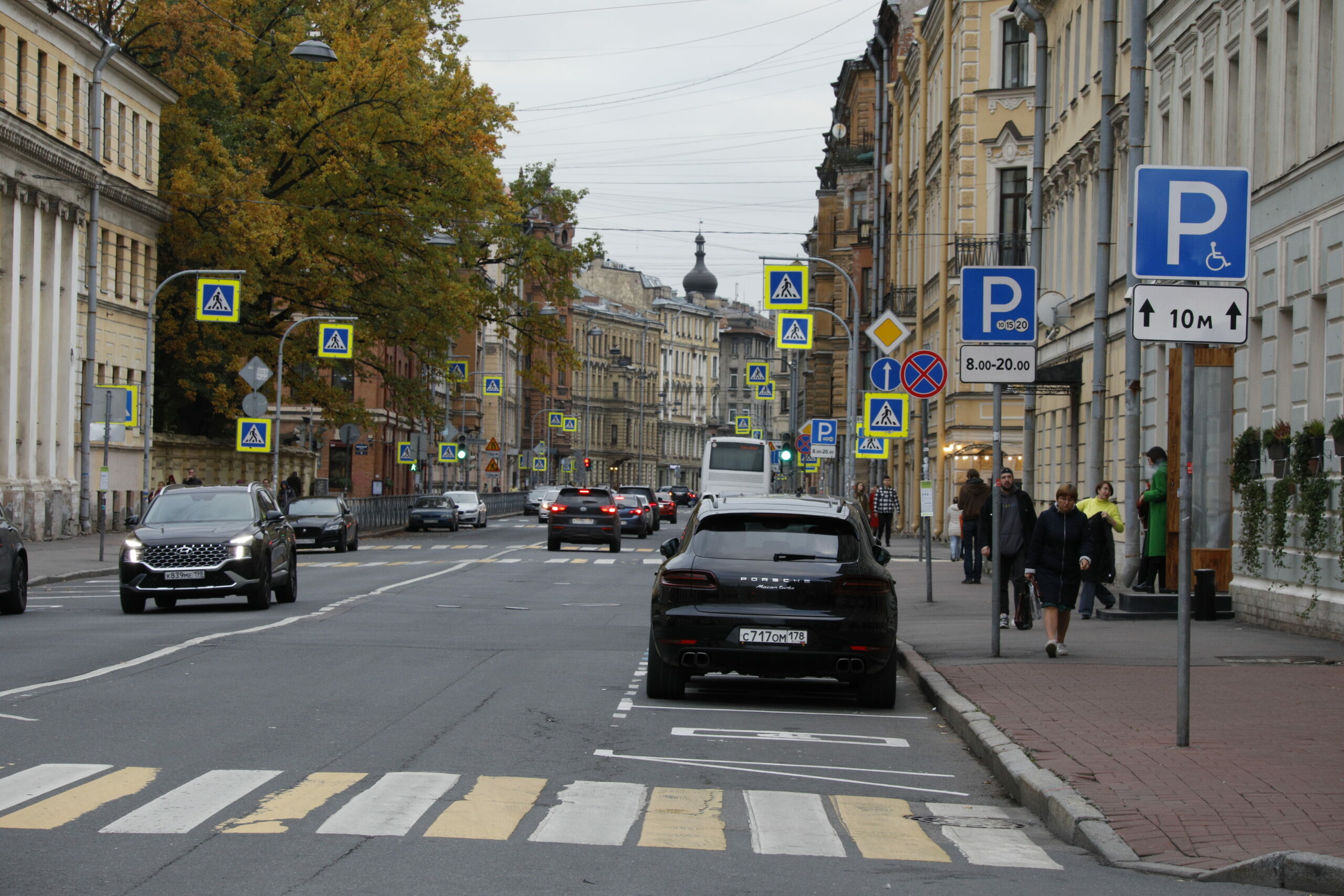 Петербуржцам напомнили о расширении платной парковочной зоны