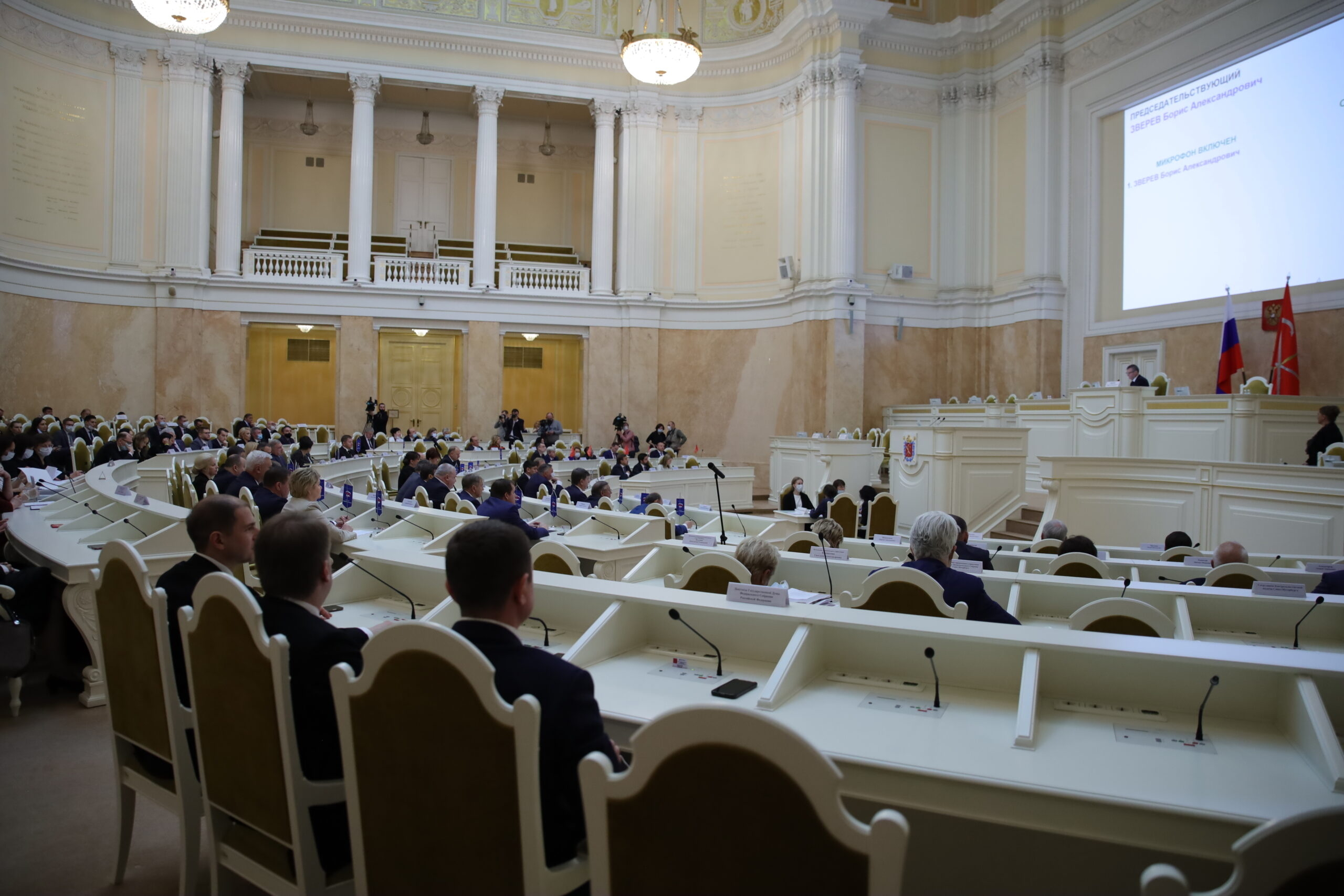ЗакС Петербурга приостановил закон о реновации до 2024 года