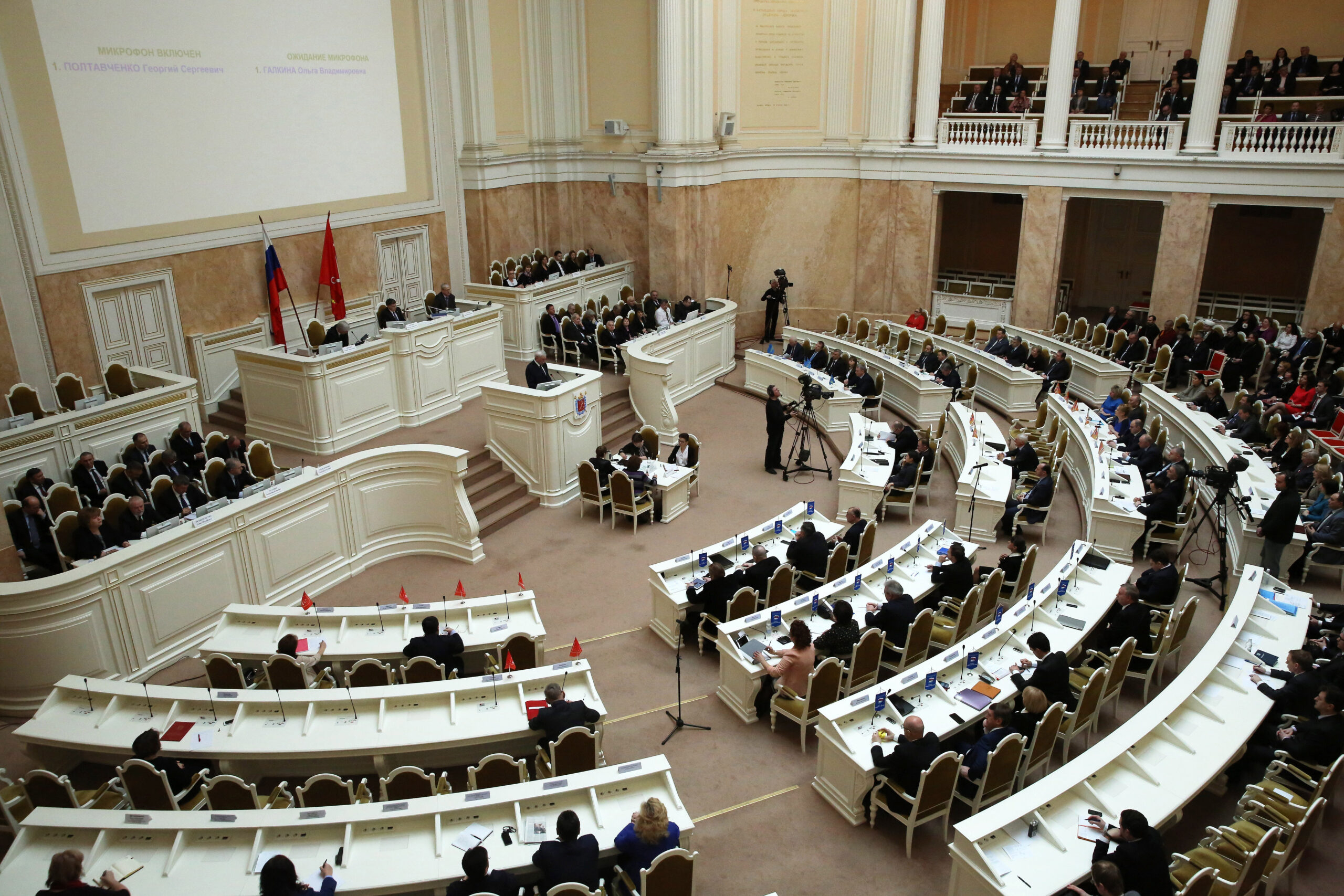 ЗакС рассмотрит проект бюджета Петербурга на 2023 год