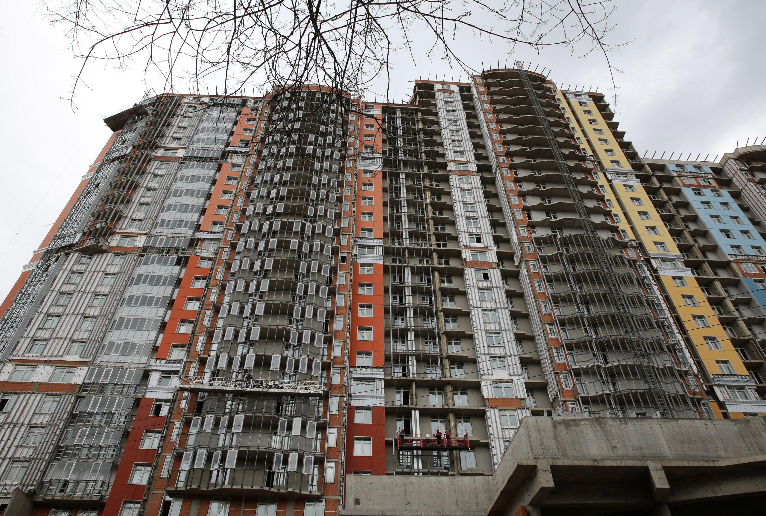 В Петербурге и Москве снизились цены на вторичное жилье