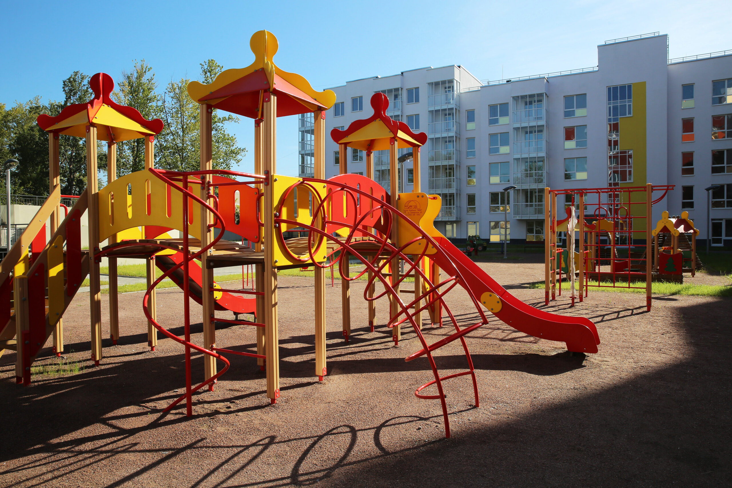 Петербургские депутаты проголосовали за приостановку закона о реновации