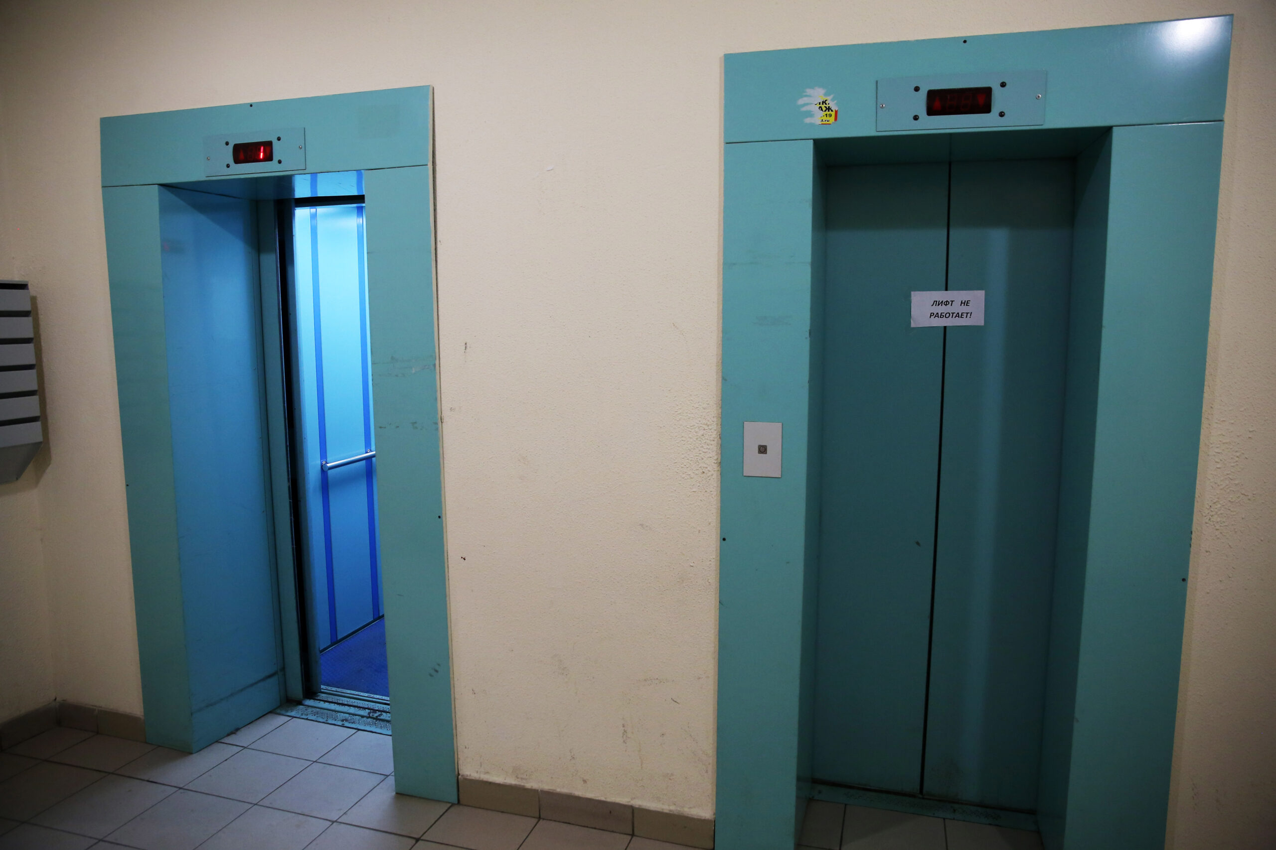 В домах Петербурга заменят почти 1,5 тыс. лифтов
