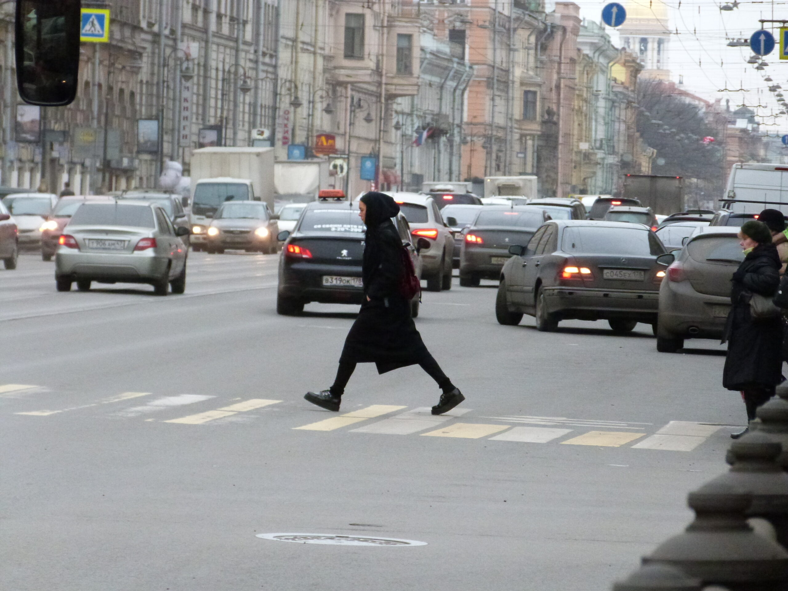 В Петербурге обустроили 32 новых нерегулируемых пешеходных перехода