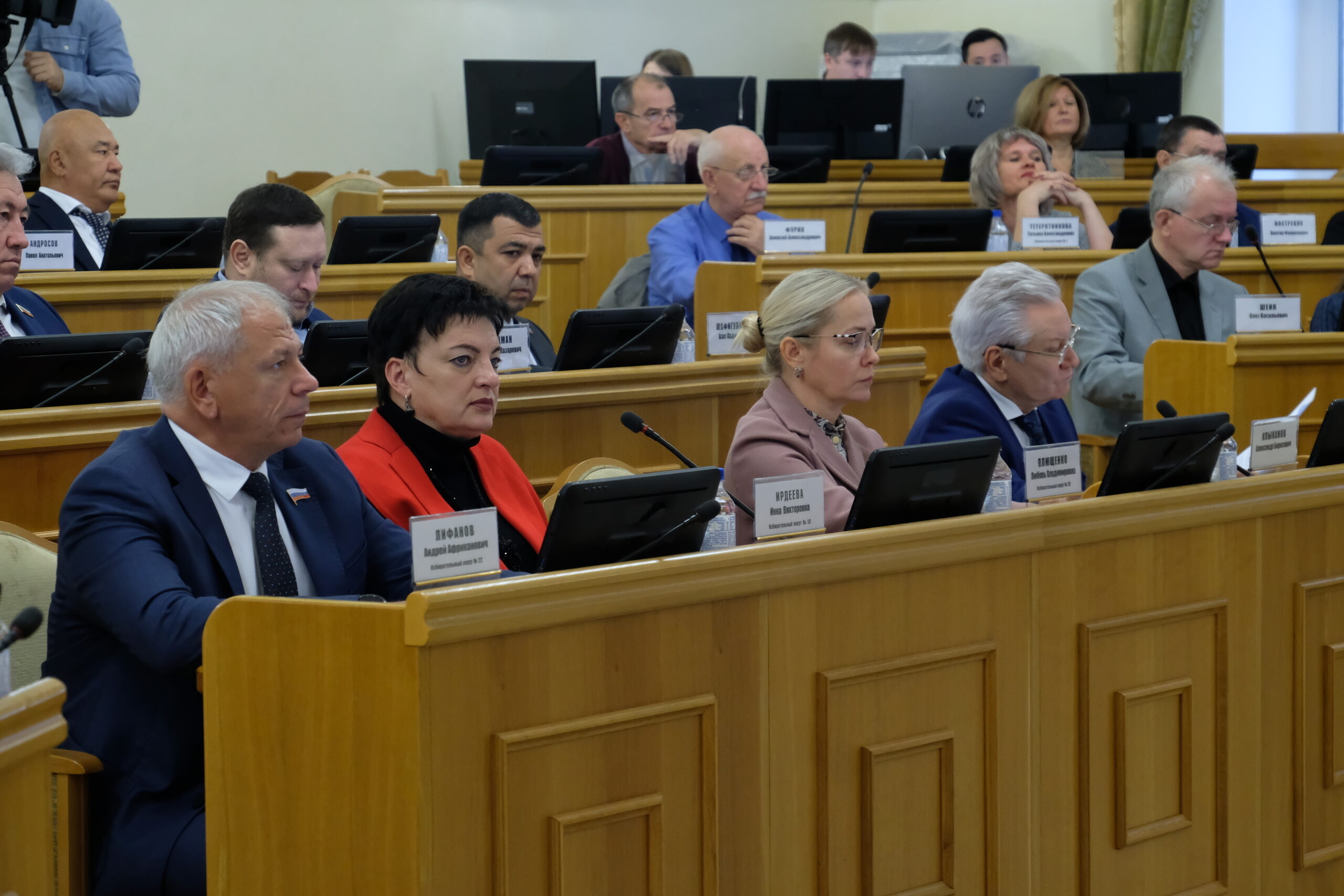 В Астраханской области могут запретить продавать безникотиновые смеси детям 