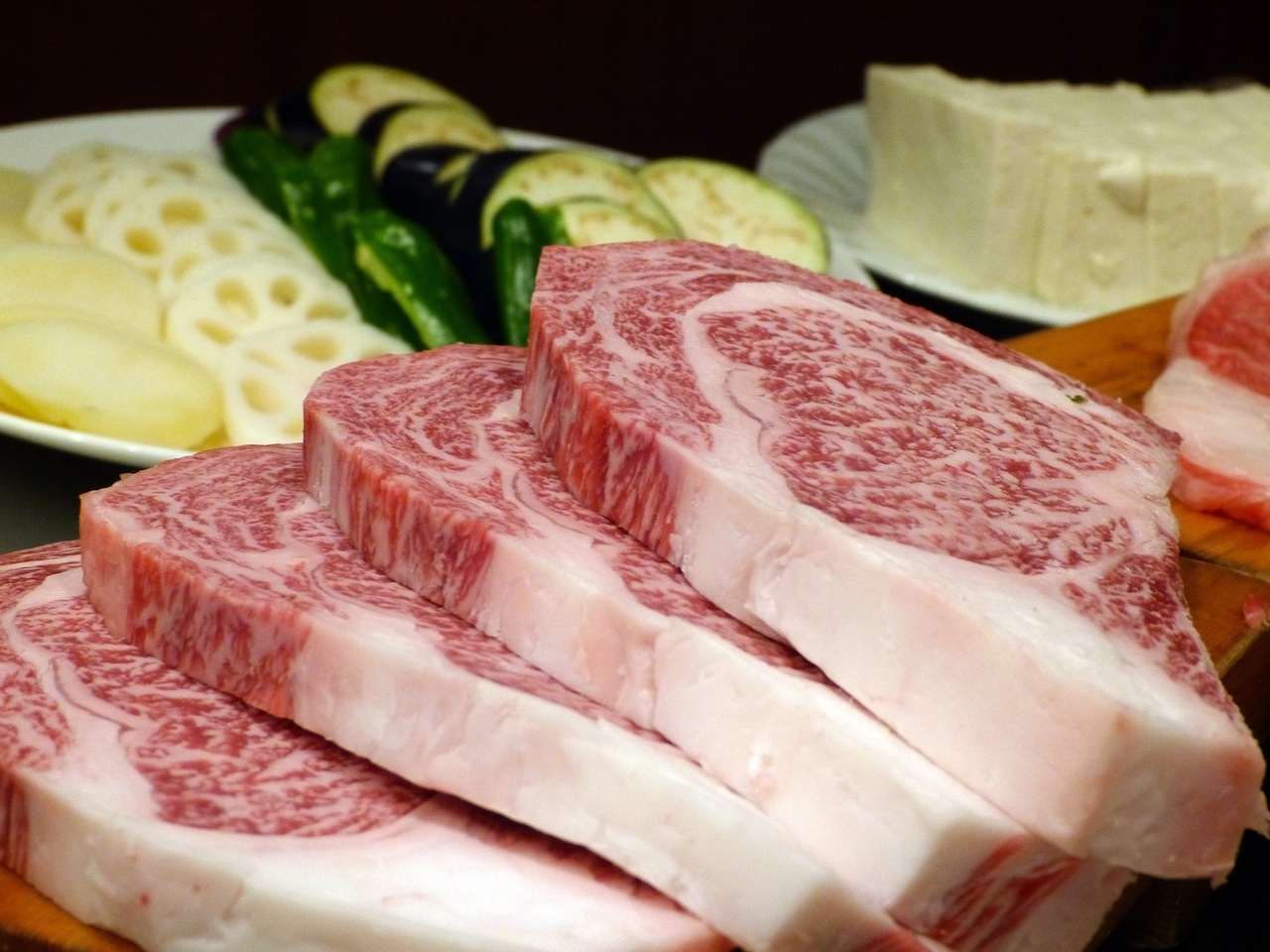В петербургских магазинах проверили качество мясной продукции