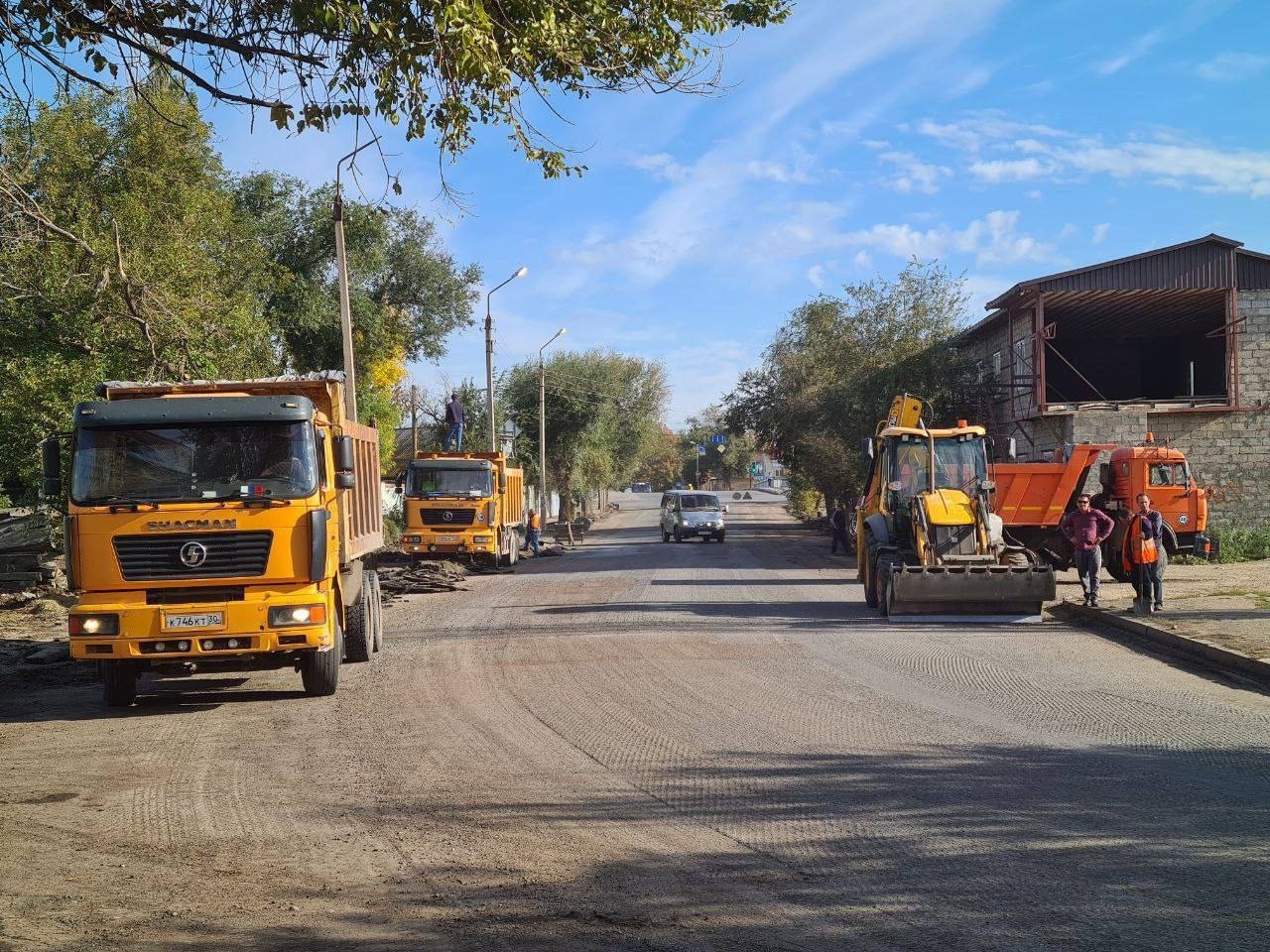 В Астрахани продолжается обновление дорог