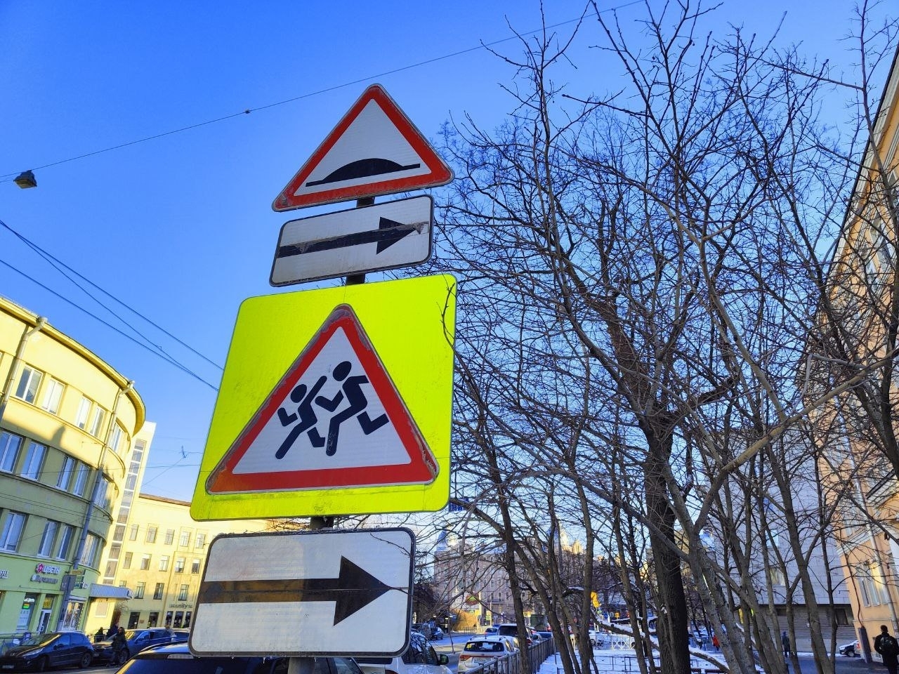 На дорогах Петербурга появятся более 900 знаков «Дети»