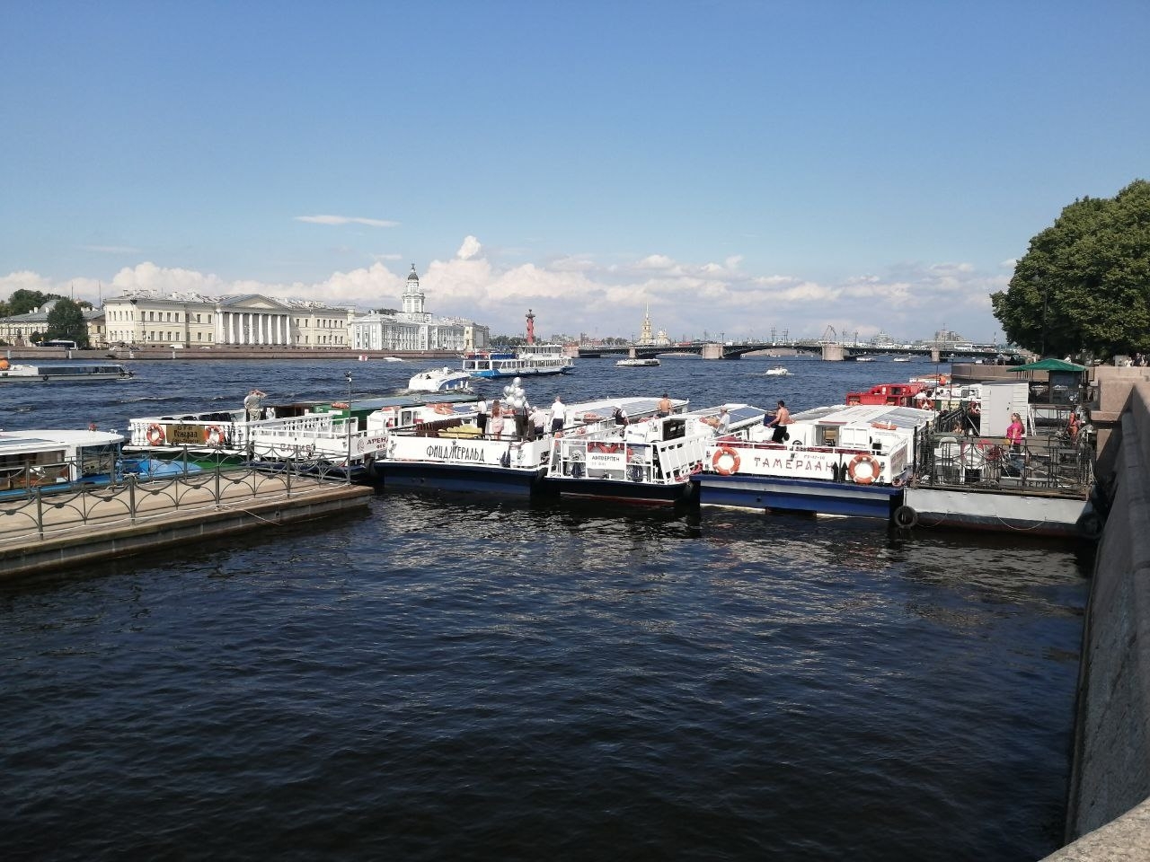 Петербург заработал на использовании причалов более 15,5 млн рублей