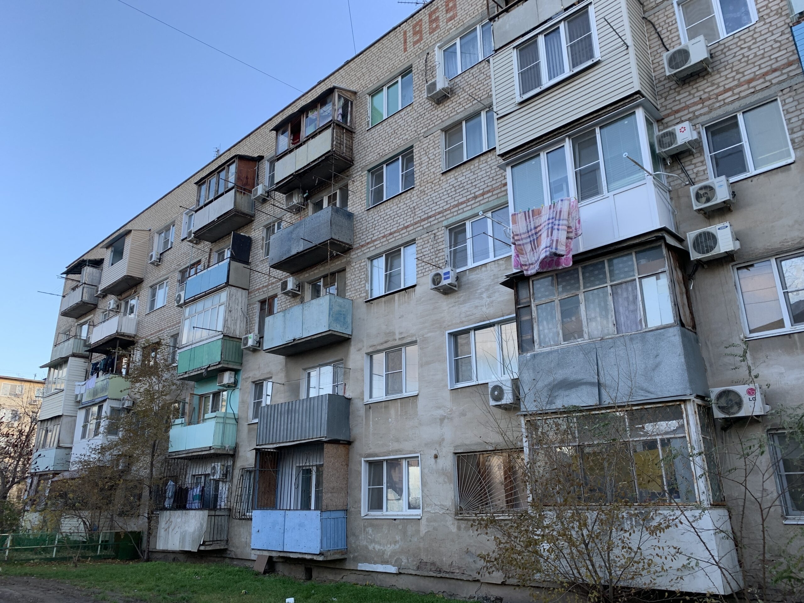 Астраханцы массово пожаловались на канализационные затопления