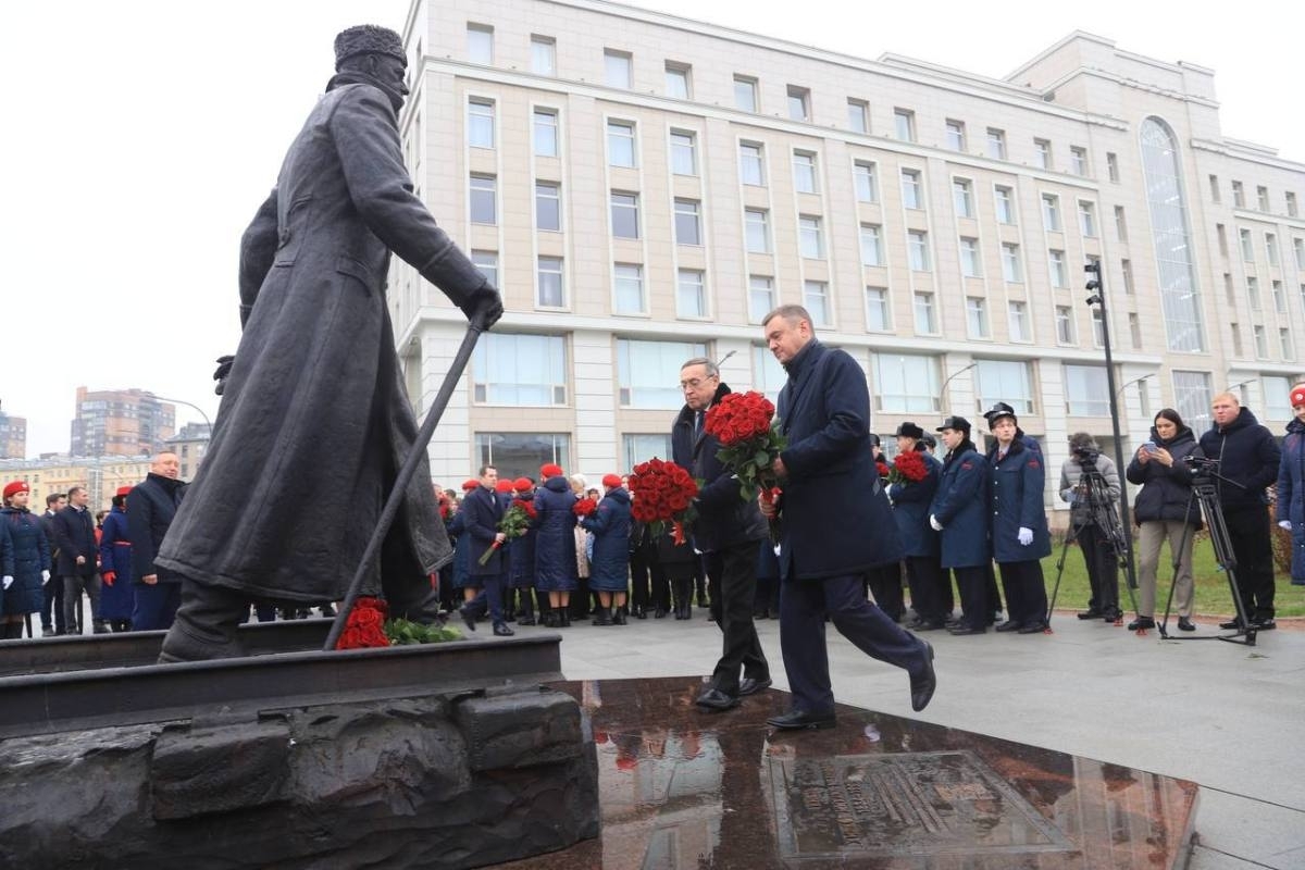 В Санкт-Петербурге открыли памятник министру путей сообщения Российской империи Михаилу Хилкову