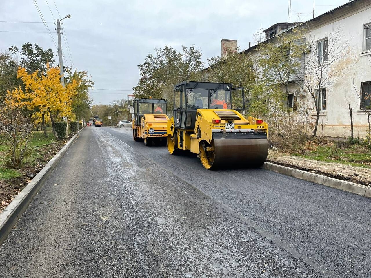 На улице Мосина в Астрахани приступили к завершающему этапу ремонта 