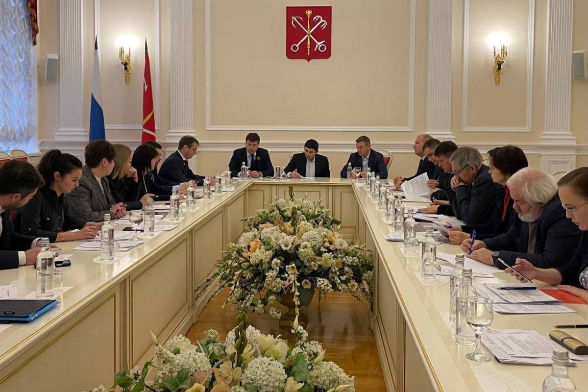 Компания «Газпром» поможет обновить флот пассажирских судов Санкт-Петербурга