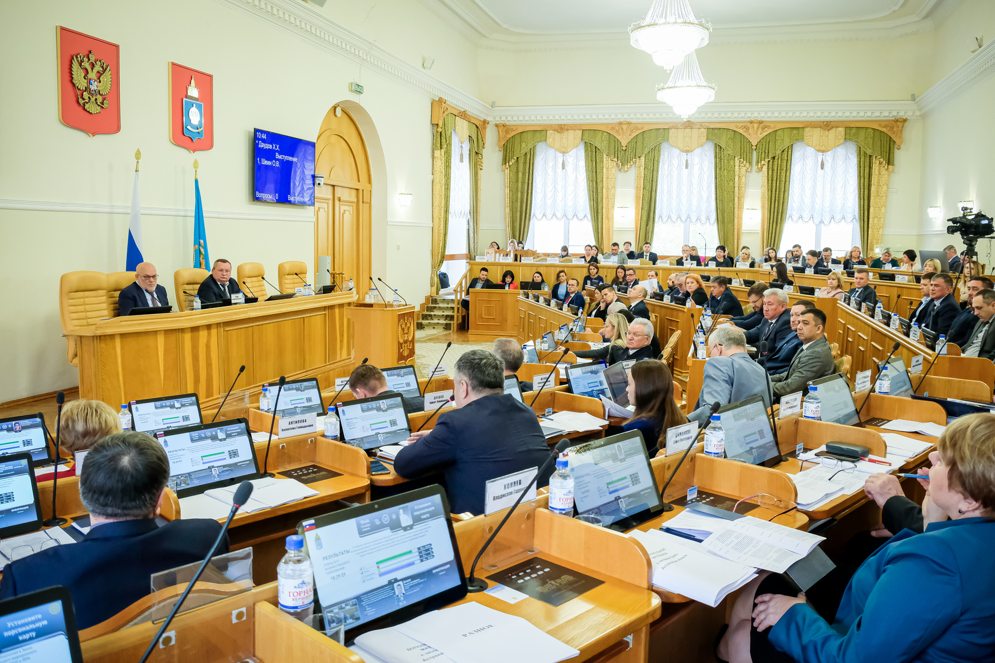 На поддержку студентов из многодетных семей в 2023 году выделят 19,3 миллиона 
