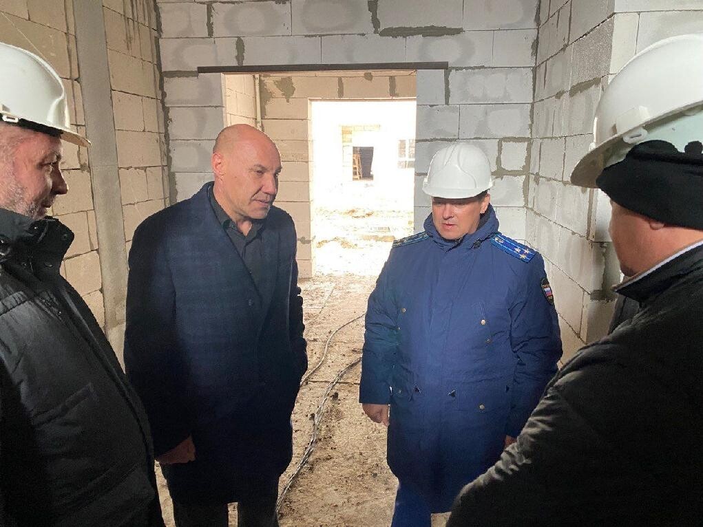 Астраханский прокурор посетил строительные площадки многоквартирных домов