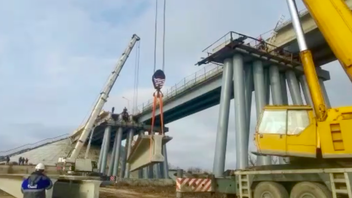 Астраханский губернатор поручил в кратчайшие сроки возобновить движение по мосту через Белый Ильмень