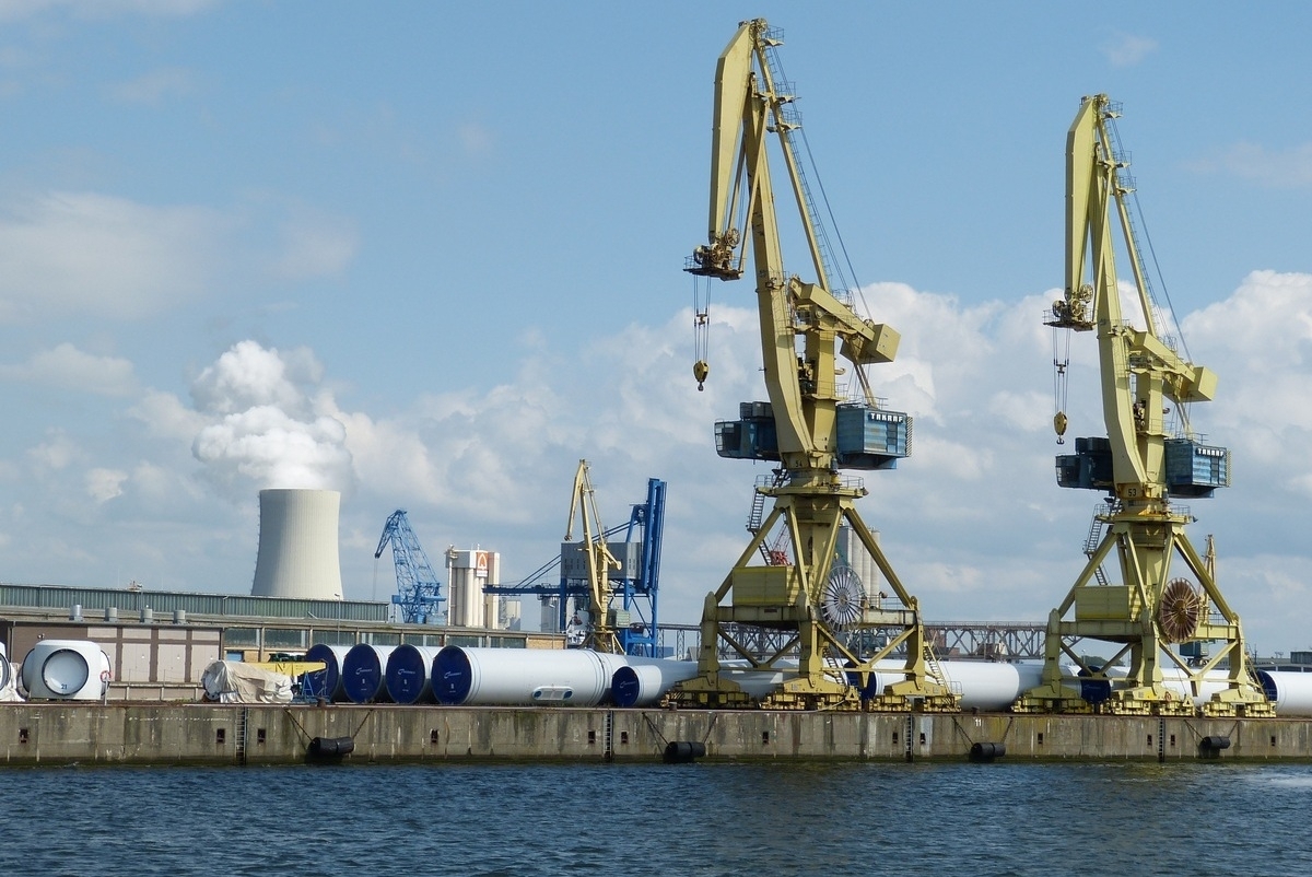 SMH: западные страны гадают, чем ответит Россия на введение потолка цен на нефть РФ