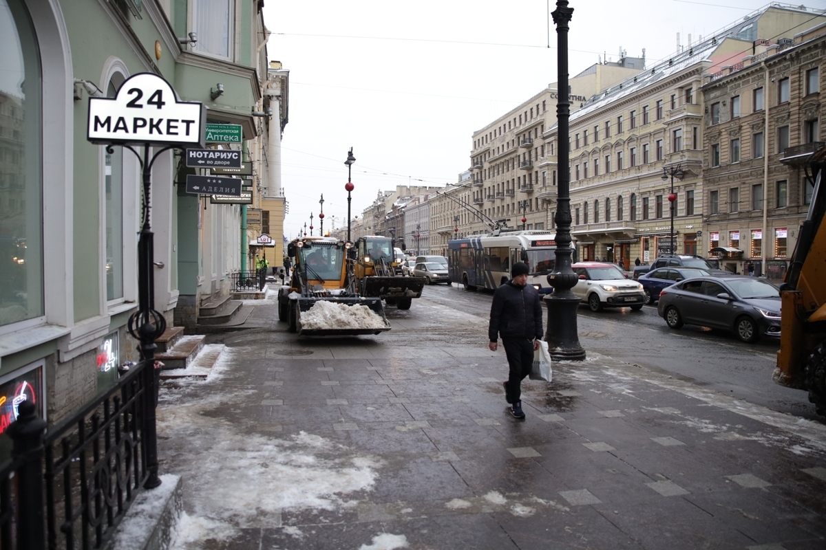Жителям Петербурга сообщили размер компенсации за падение на льду