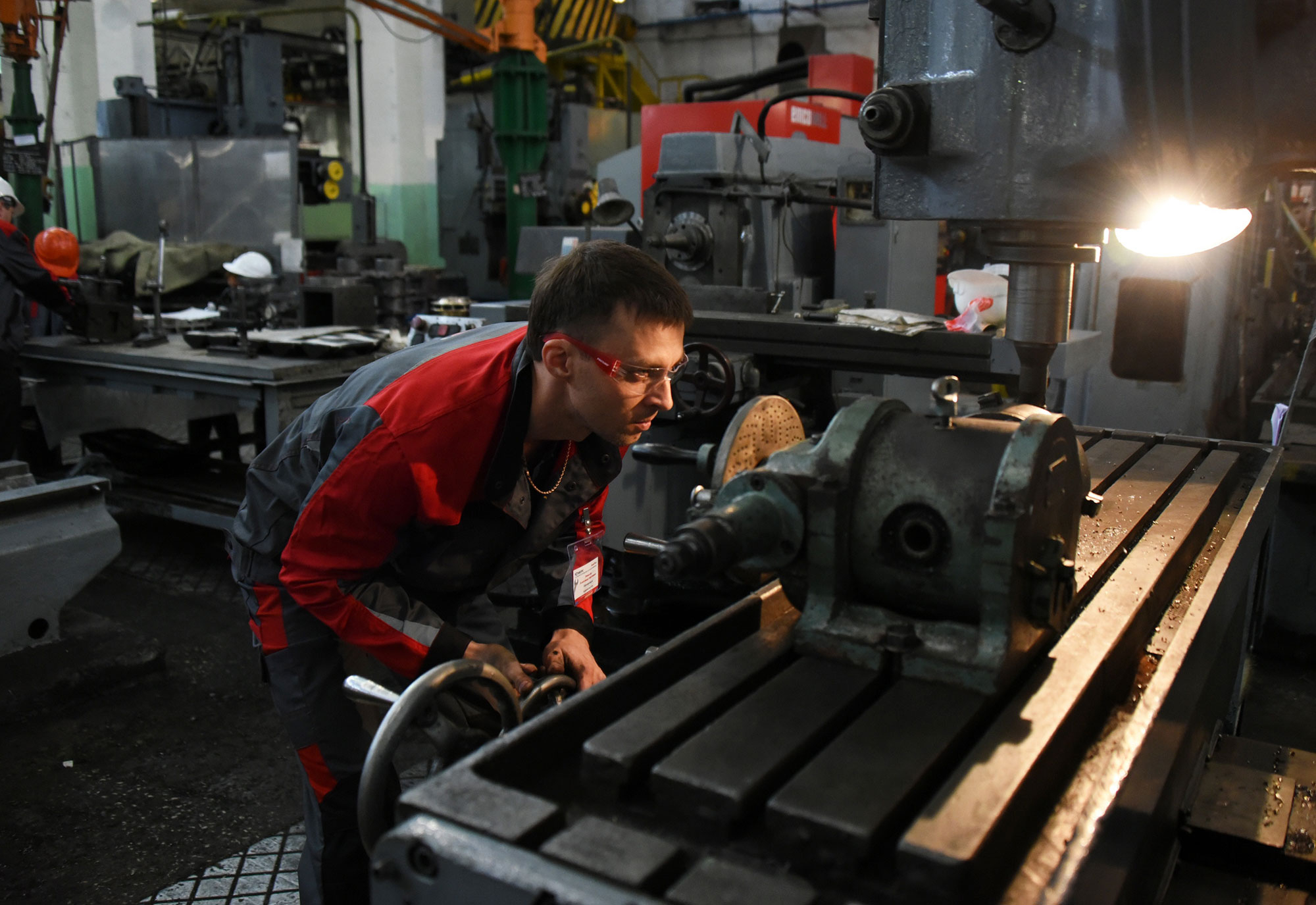 Астраханский тепловозоремонтный завод займется ремонтом тепловозов новой модификации 