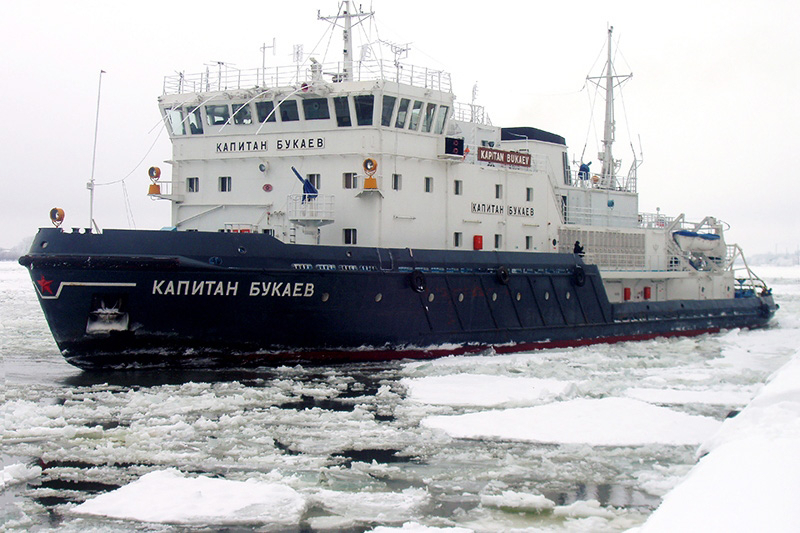 Сезон ледовых проводок в Каспийском море завершен